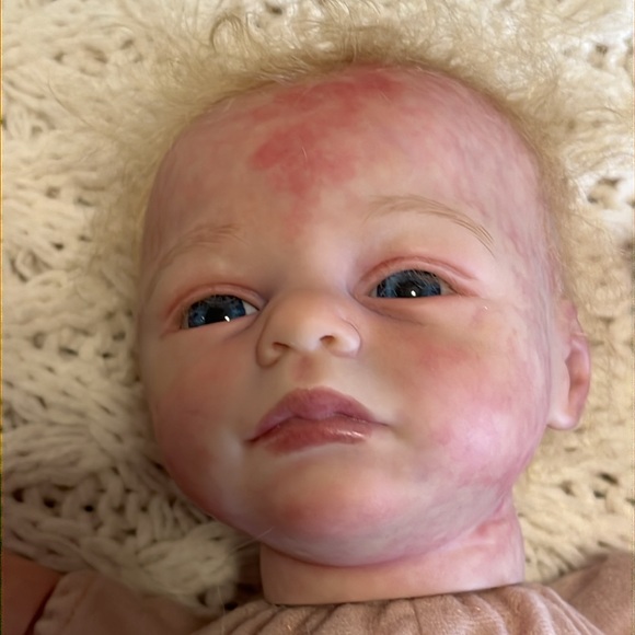 Limited edition preemie realborn doll “KISSABLE” by artist Marita Winters. - Picture 8 of 17